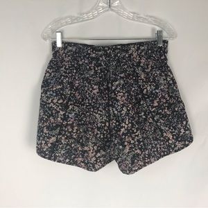 Lululemon Track That MR Short 5# Lined Floral Shorts.  Size 10